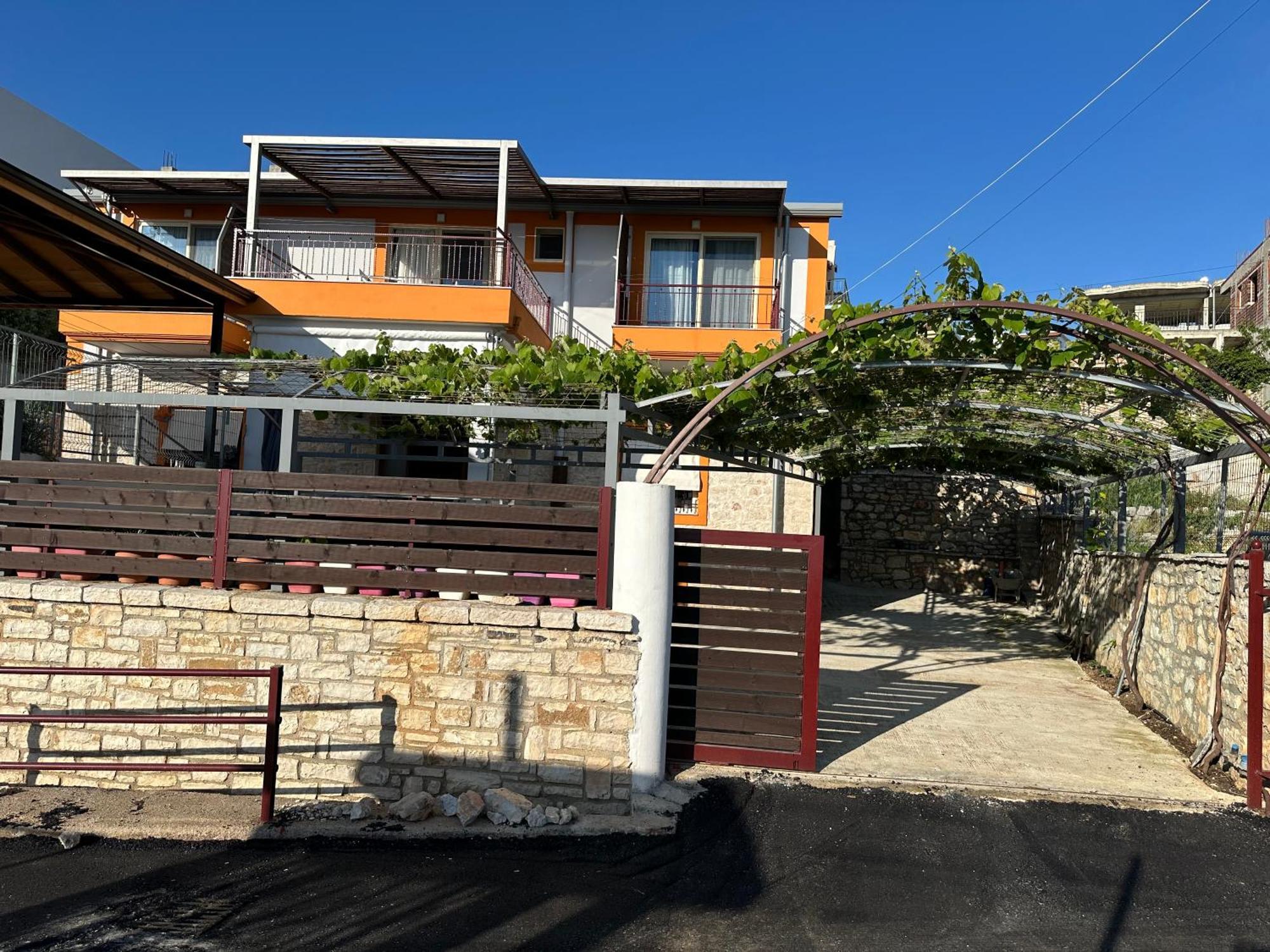 Apartamento Ildora Qimon Himarë Exterior foto